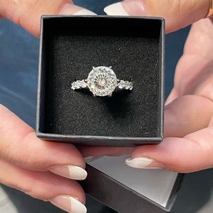 Moissanite